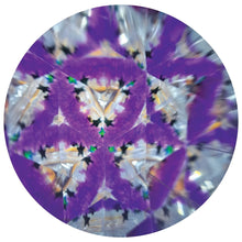Laden Sie das Bild in den Galerie-Viewer, Mini Kaleidoskop 'Groovy' Lila