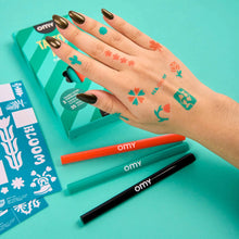 Laden Sie das Bild in den Galerie-Viewer, Tattoo Art "Flower"