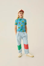 Laden Sie das Bild in den Galerie-Viewer, Flowers All Over T-Shirt