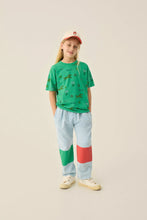 Laden Sie das Bild in den Galerie-Viewer, Horses All Over Oversized T-Shirt