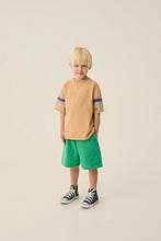 Laden Sie das Bild in den Galerie-Viewer, Bicolor Bands Camel T-Shirt