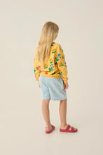 Laden Sie das Bild in den Galerie-Viewer, Flowers All Over Sweatshirt