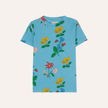 Laden Sie das Bild in den Galerie-Viewer, Flowers All Over T-Shirt