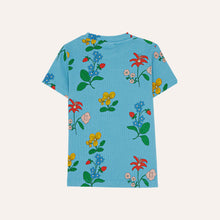 Laden Sie das Bild in den Galerie-Viewer, Flowers All Over T-Shirt
