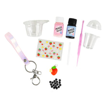 Laden Sie das Bild in den Galerie-Viewer, Bag Charm Kit Strawberry Bubble Tea
