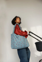 Laden Sie das Bild in den Galerie-Viewer, Mombag Denim Hearts