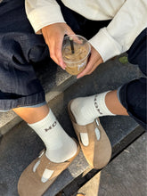 Laden Sie das Bild in den Galerie-Viewer, Mommy College Wollsocken taupe