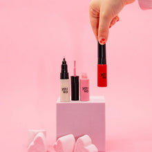 Laden Sie das Bild in den Galerie-Viewer, 2-in-1-Nagellack-Set "Kiss Kiss"