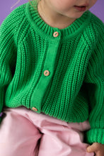Laden Sie das Bild in den Galerie-Viewer, Knitted Raglan Cardigan Apple Green