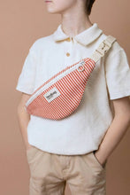 Laden Sie das Bild in den Galerie-Viewer, Kinder Gürteltasche Augustin Streifen Rot
