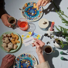 Laden Sie das Bild in den Galerie-Viewer, Familie (Hotel Matze x beherzt.) Kartenset