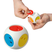 Laden Sie das Bild in den Galerie-Viewer, Bilibo Game Box Spielset mit Würfel