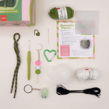 Laden Sie das Bild in den Galerie-Viewer, Häkelset &quot;Anhänger Matcha Club&quot;