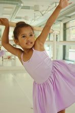 Laden Sie das Bild in den Galerie-Viewer, Mousse Kleid Lavender Purple