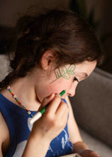 Laden Sie das Bild in den Galerie-Viewer, Bio Schminkstift Gold