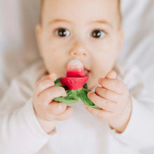 Laden Sie das Bild in den Galerie-Viewer, Zahnungshilfe Mini Radieschen &quot;Ramonita the Radish&quot;