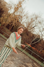 Laden Sie das Bild in den Galerie-Viewer, Sweatshirt Mint Green Multicolor Triangle Print