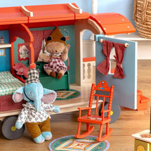 Laden Sie das Bild in den Galerie-Viewer, Minouchkas Wohnwagen