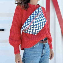 Laden Sie das Bild in den Galerie-Viewer, Hipbag "Checks Ecru/Blue"
