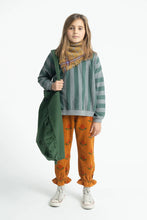 Laden Sie das Bild in den Galerie-Viewer, Cordhose Ruffles Big Flowers