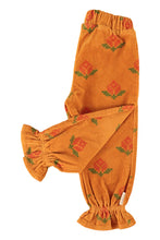 Laden Sie das Bild in den Galerie-Viewer, Cordhose Ruffles Big Flowers