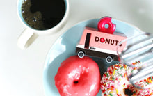 Laden Sie das Bild in den Galerie-Viewer, Donut Van