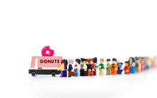 Laden Sie das Bild in den Galerie-Viewer, Donut Van