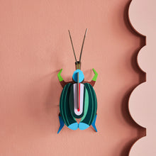Laden Sie das Bild in den Galerie-Viewer, Green Fig Beetle