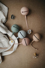 Laden Sie das Bild in den Galerie-Viewer, Schnuller Box Blush
