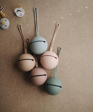 Laden Sie das Bild in den Galerie-Viewer, Schnuller Box Blush