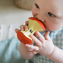 Laden Sie das Bild in den Galerie-Viewer, Zahnungshilfe Apfel "Pepa the Apple"