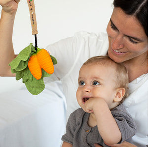 Kuscheltuch mit Beißring Karotte "Cathy Carrot Mini Doudou"