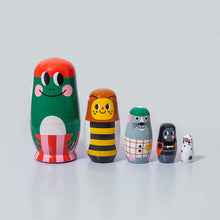 Laden Sie das Bild in den Galerie-Viewer, Matroschka Paddy &amp; Friends